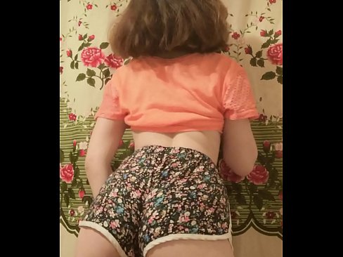❤️ Sexy mladá kočka svléká šortky před kamerou. ❤❌ Domácí porno u nás ❤